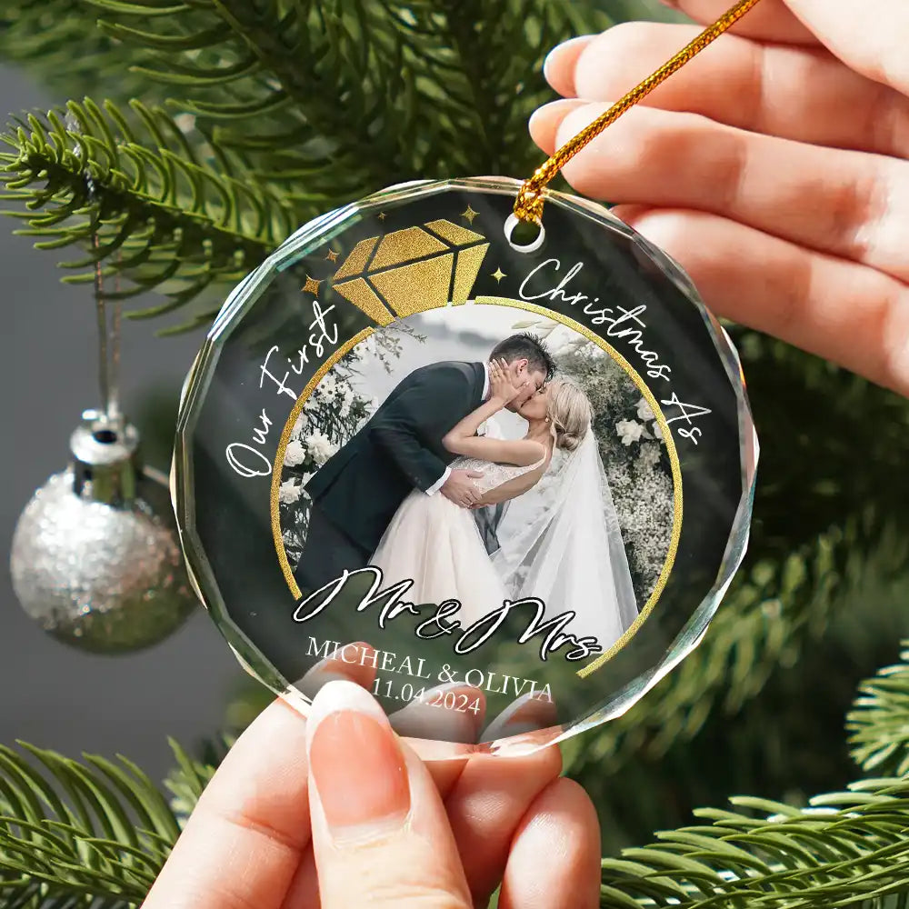 Christmas,Gift For Couples,Gift For Husband,Gift For Wife,Love,Custom Photo - Custom Photo First Christmas Married Couple Ring - Personalized Circle Glass Ornament