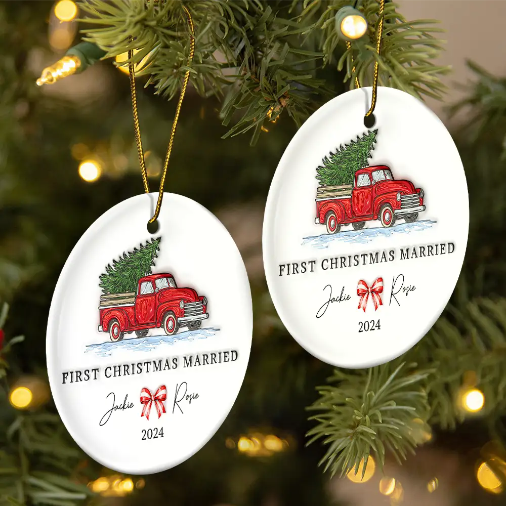 First Christmas Married Couples - 3D Inflated Effect Printed Ornament, Personalized Circle Ceramic Ornament