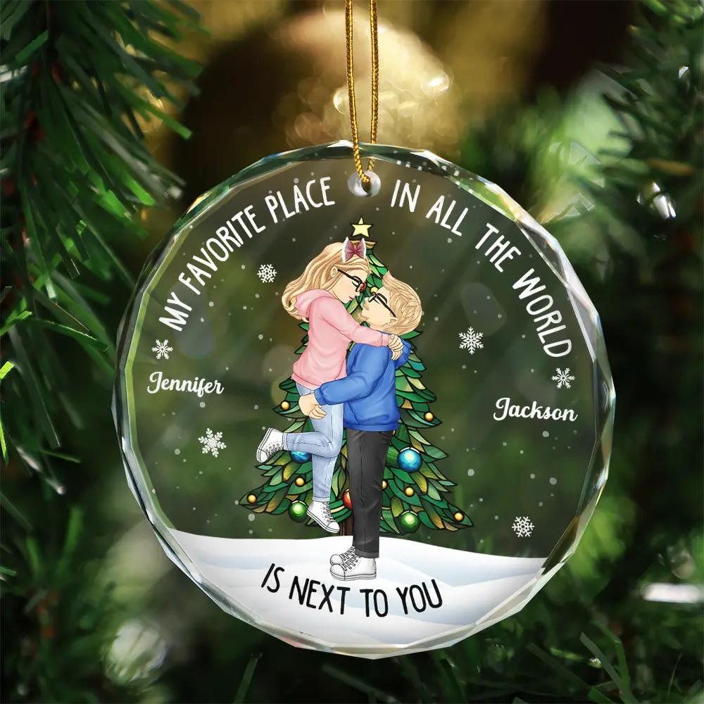 Christmas Couple Kissing My Favorite Place In All The World - Personalized Circle Glass Ornament