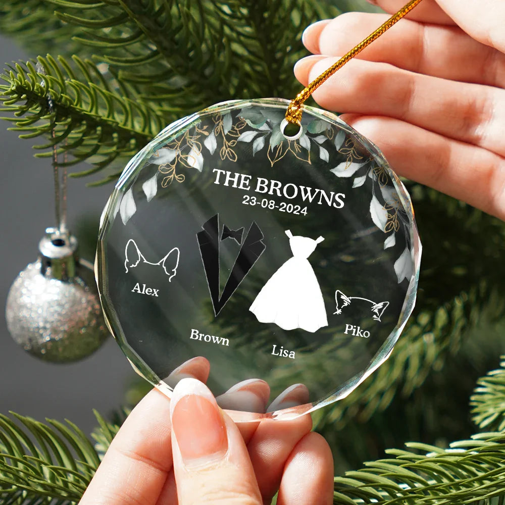 Couple, Pet Couple - Married Couples With Pets - Personalized Circle Glass Ornament