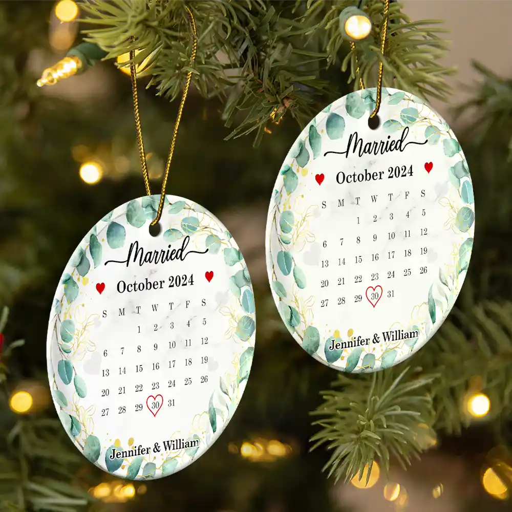 Gift For Couples, Gift For Husband, Gift For Wife, Gift For Boyfriend, Gift For Girlfriend, Wedding - Wedding Calendar Married Engaged Couple - Personalized Circle Ceramic Ornament