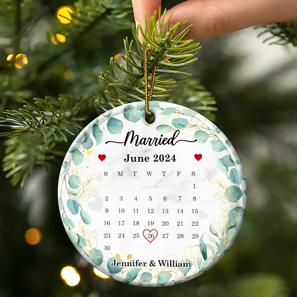 Gift For Couples, Gift For Husband, Gift For Wife, Gift For Boyfriend, Gift For Girlfriend, Wedding - Wedding Calendar Married Engaged Couple - Personalized Circle Ceramic Ornament