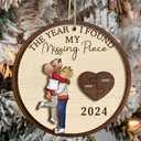 Christmas,Love,Gift For Couples,Gift For Husband,Gift For Wife,Gift For Boyfriend,Gift For Girlfriend,Anniversary - The Year I Found My Missing Piece Cartoon Kissing Couples - Personalized 2-Layered Wooden Ornament