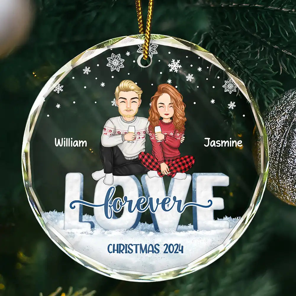 Christmas,Love,Gift For Couples,Gift For Husband,Gift For Wife,Anniversary,Wedding - Love Forever Christmas Cartoon Couple - Personalized Circle Glass Ornament