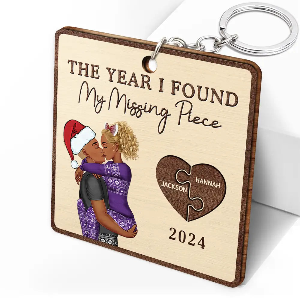 Gift For Couples, Gift For Husband, Gift For Wife, Gift For Boyfriend, Gift For Girlfriend, Anniversary - The Year I Found My Missing Piece Kissing Couples - Personalized Wooden Keychain