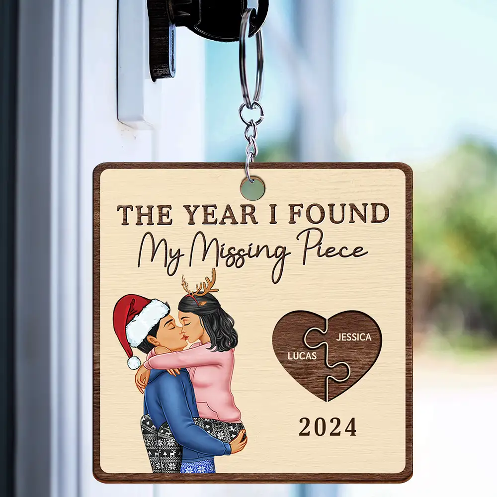 Gift For Couples, Gift For Husband, Gift For Wife, Gift For Boyfriend, Gift For Girlfriend, Anniversary - The Year I Found My Missing Piece Kissing Couples - Personalized Wooden Keychain