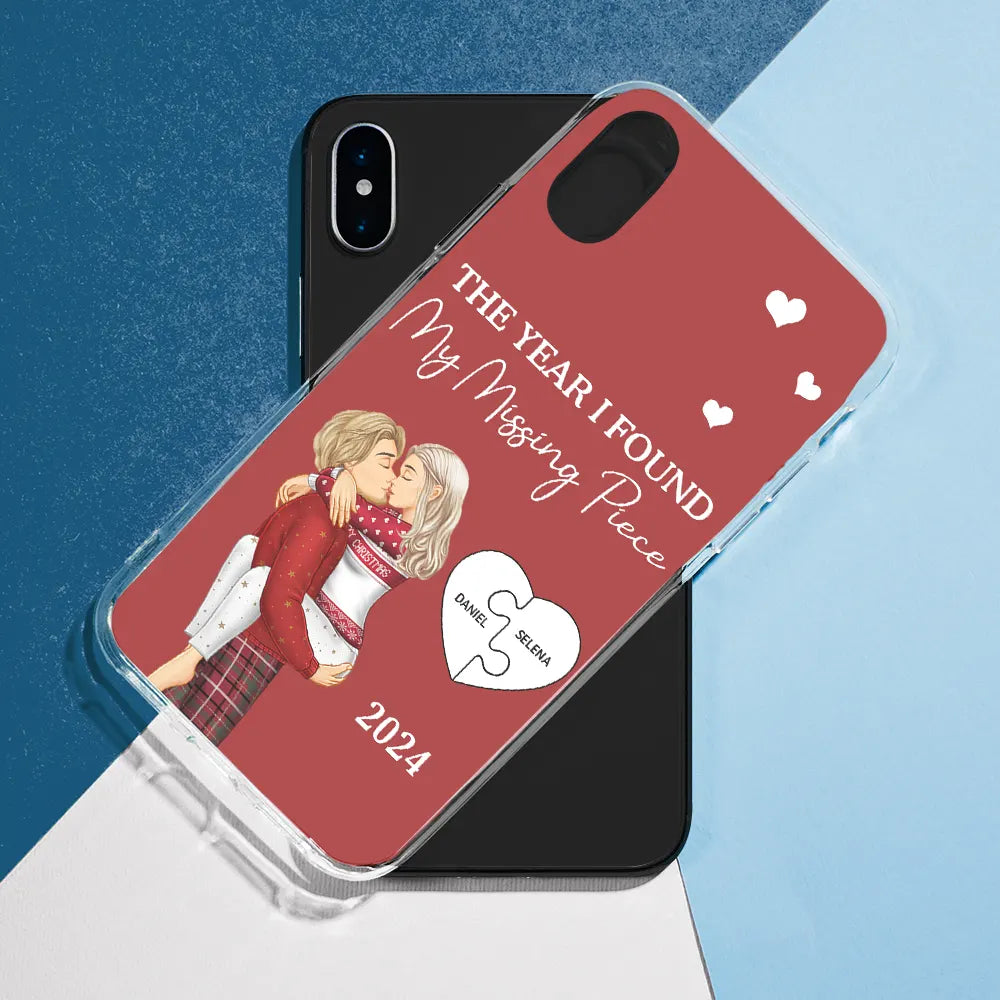 Gift For Couples,Gift For Husband,Gift For Wife,Gift For Boyfriend,Gift For Girlfriend,Anniversary,Love - The Year I Found My Missing Piece Kissing Couples - Personalized Clear Phone Case